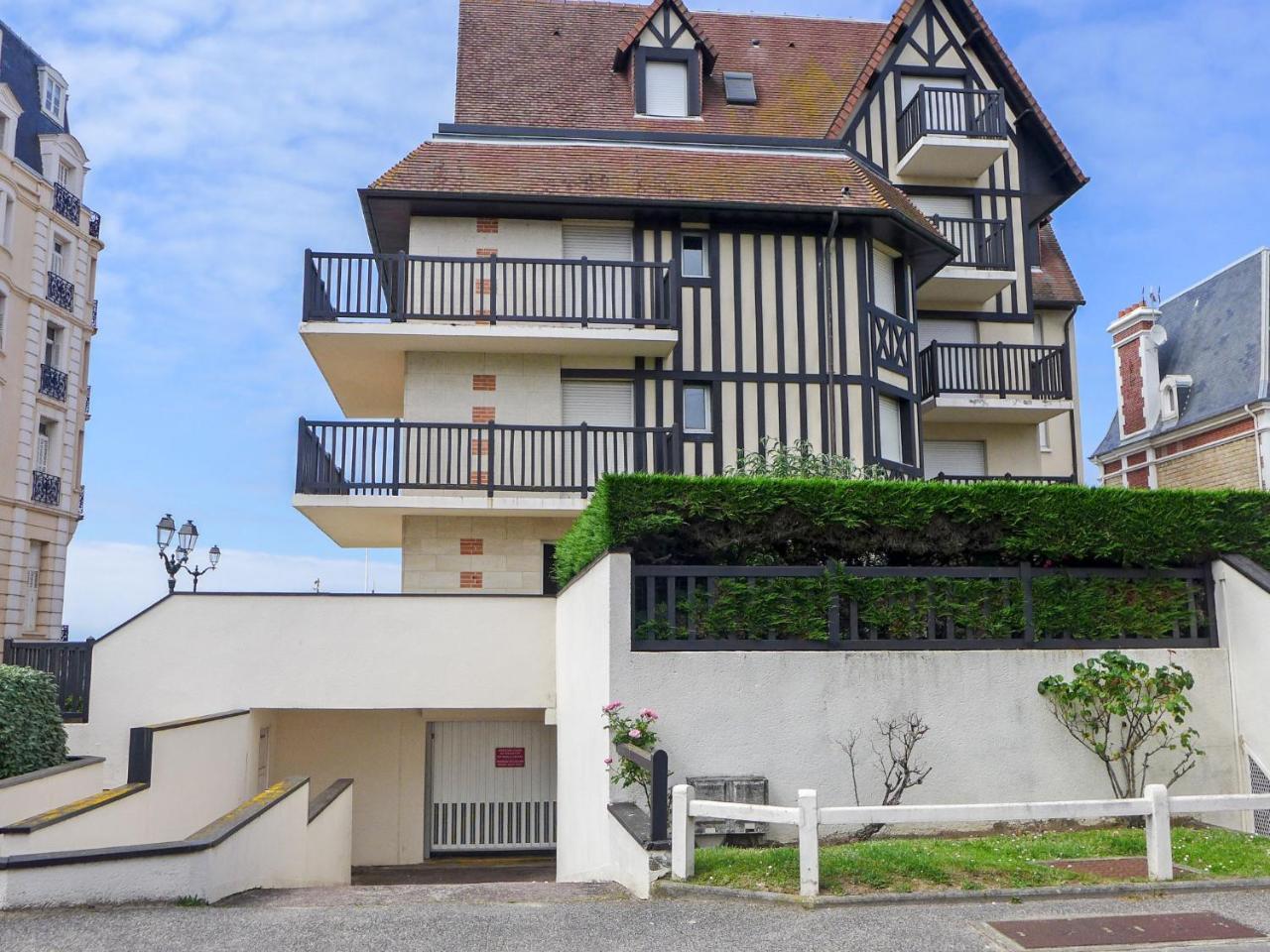 Apartment Les Terrasses Du Casino By Interhome Cabourg Esterno foto